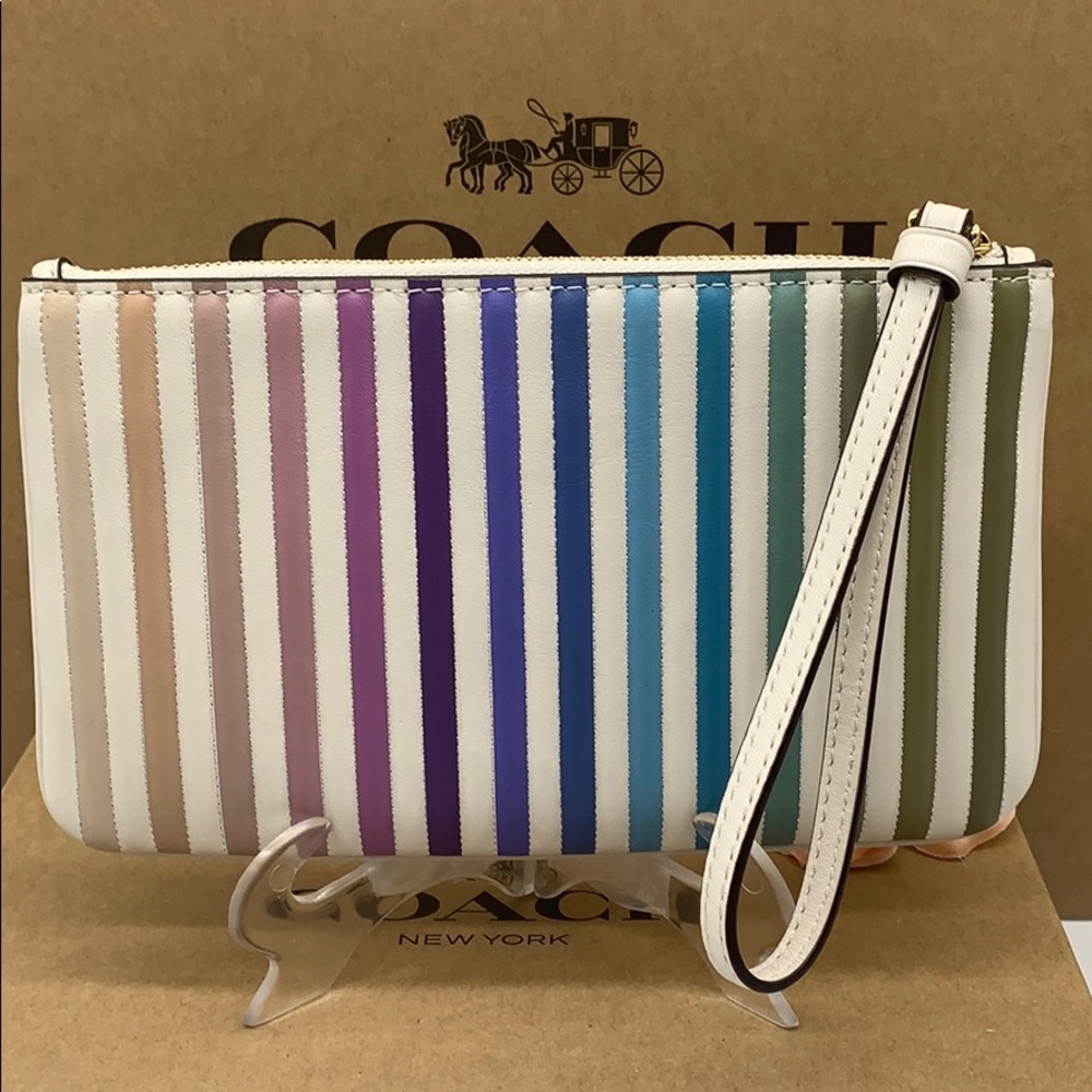 COACH LARGE WRISTLET WITH OMBRE QUILTING
IM/CHALK - Picture 8 of 16